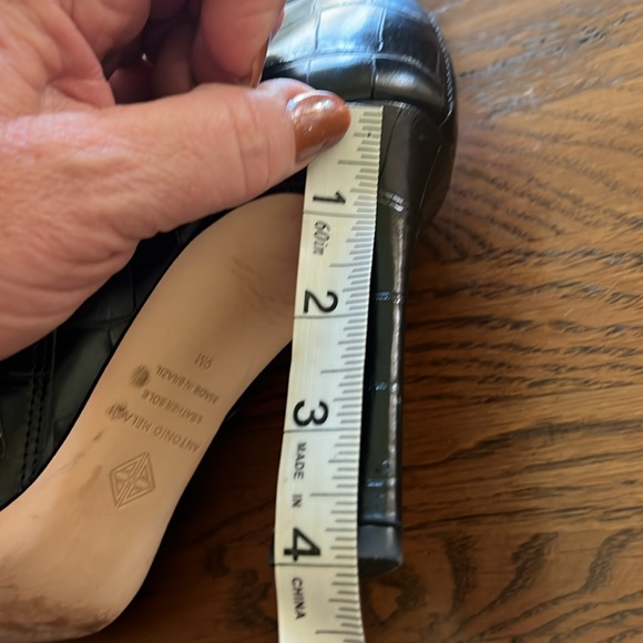 Black faux crocodile Booties - Picture 4 of 5